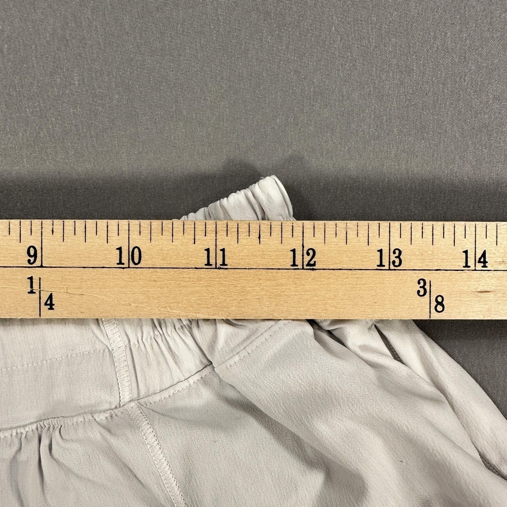 Lululemon Shorts Womens 10 White 2.5 Inseam Running Lined Zip Pocket Athletic - Picture 7 of 9